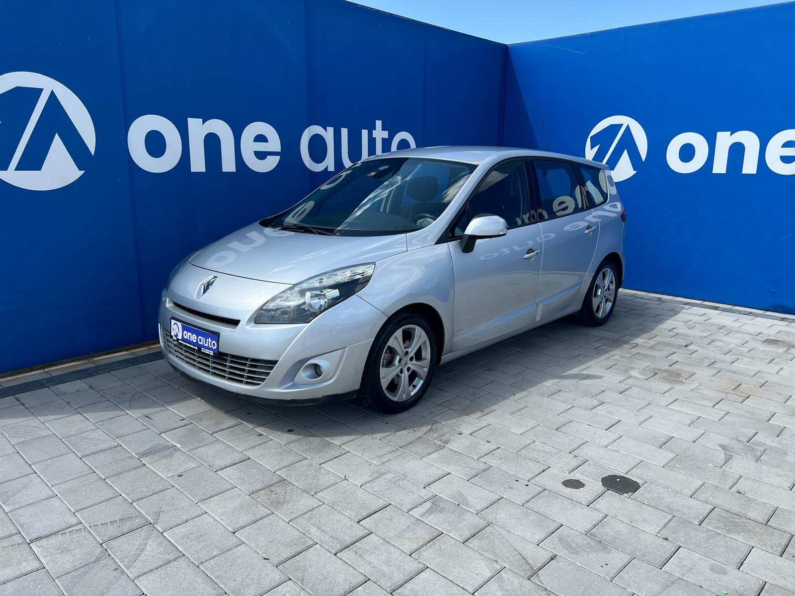 Renault Scenic   - 2011